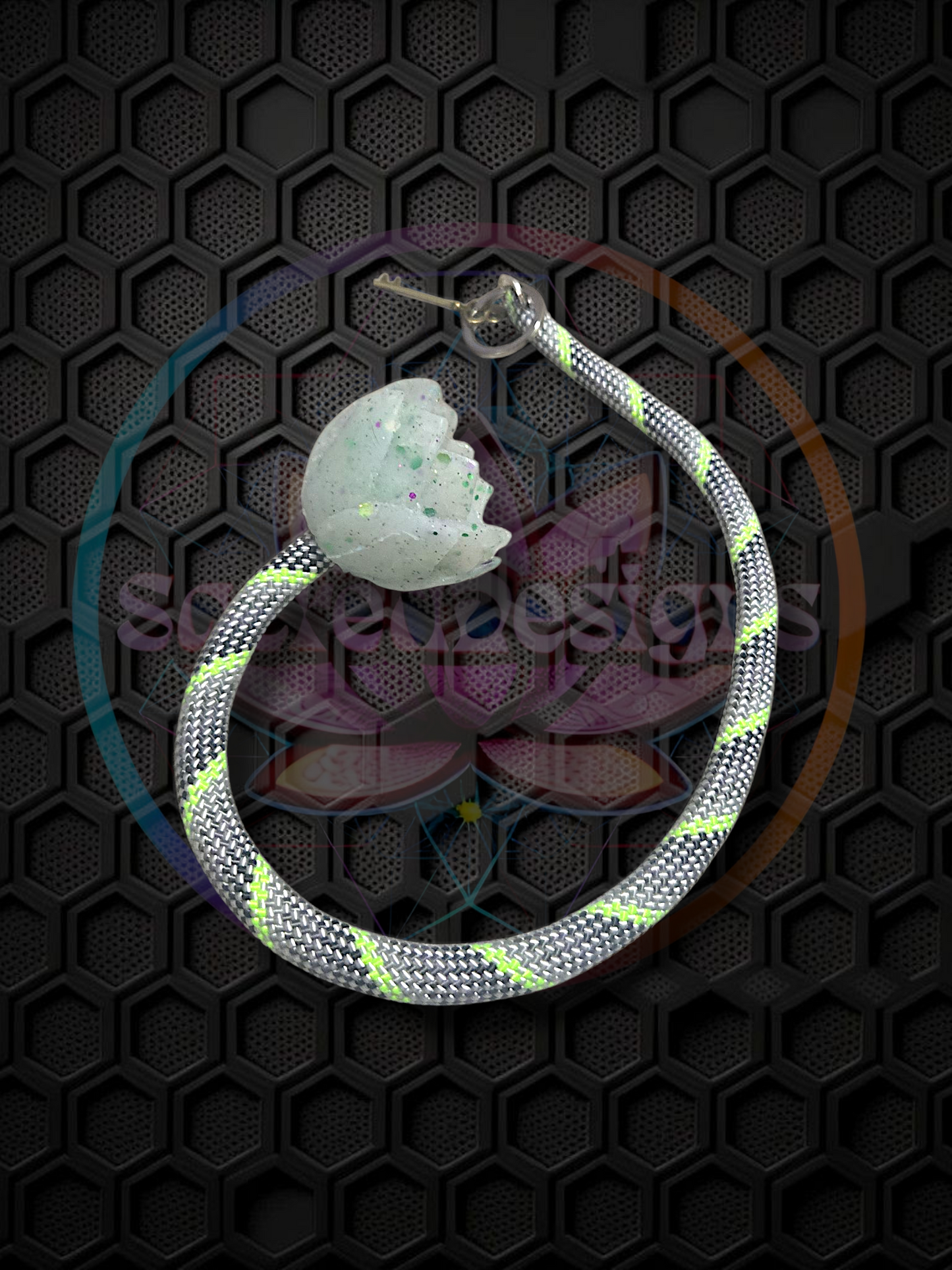 Divine 🪷 keychain